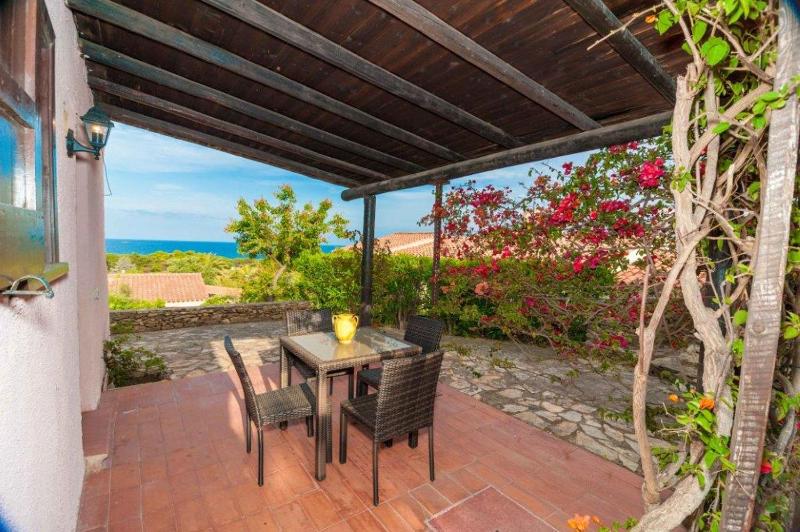 Bilo Vista Mare a Tanaunella - Casa Vacanze con Piscina