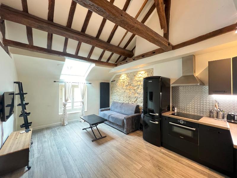 Grand appartement Place des Vosges, Marais/Bastille — отзывы гостей и цены