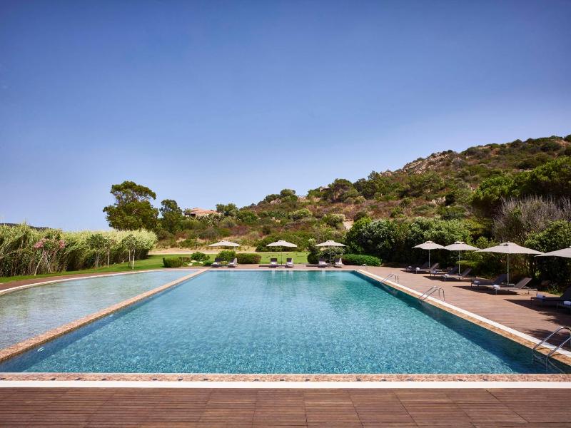 Baia Di Chia Resort - Lussuoso hotel 5 stelle sul mare