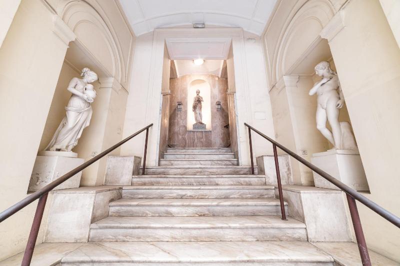 Casa Morelli By DomusExtra — забронировать отель в Неаполе