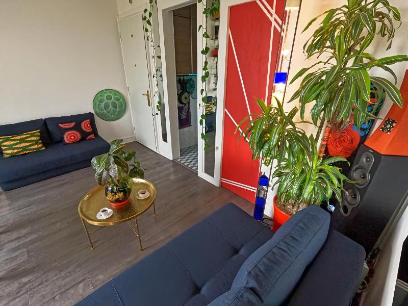 Studio avec balcon et vue sur grand jardin, canopee, lumineux et design — отель в Париже, Франция