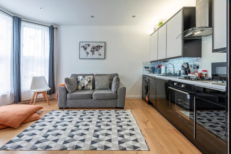 Woodside Gardens Luxury Properties near Alexandra Palace, Tottenham Stadium & Drumsheds — отель в Лондоне, Соединенное Королевство