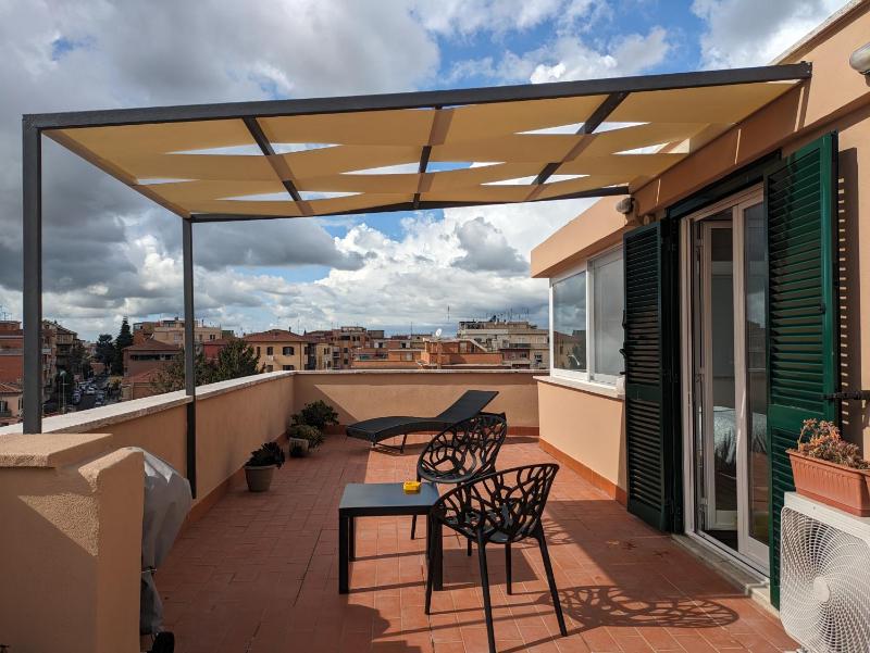 Цены на Casetta Sole, Superattico con terrazzo vicino San Pietro, NEW в Риме