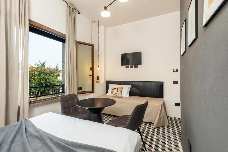 IKNOS a Tortolì - Confortevoli Camere con Ristorante