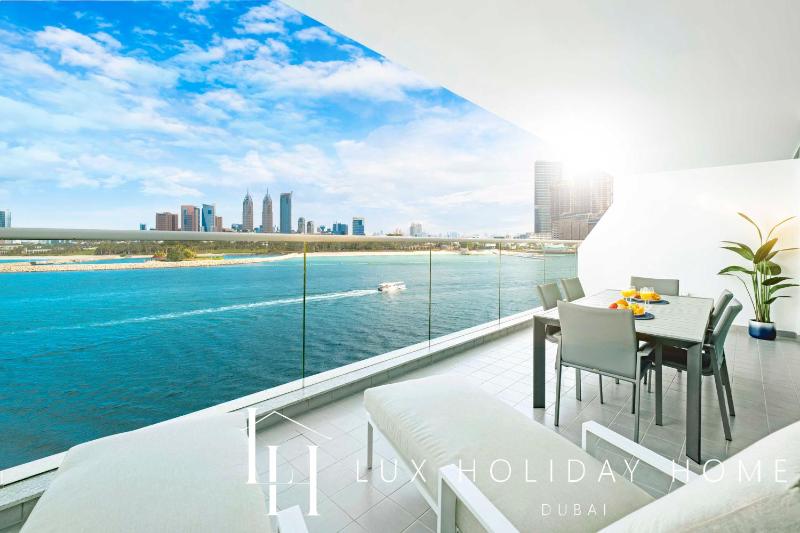 LUX Opulent Island Suite Burj Khalifa View 7 — комфортный отель в Дубае