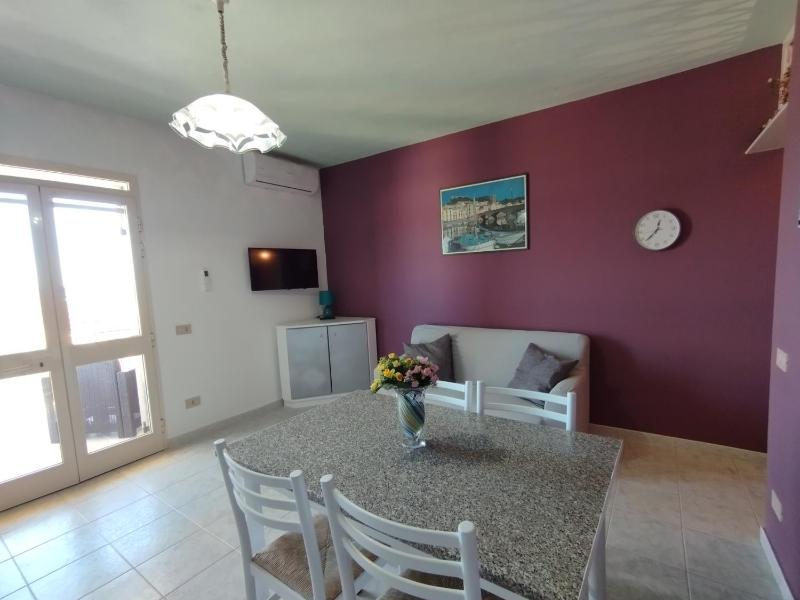 Luna Apartment a La Caletta - Spazioso Apt Fronte Mare