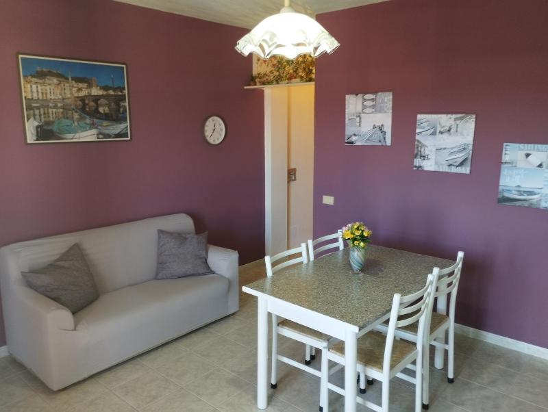 Luna Apartment a La Caletta - Spazioso Apt Fronte Mare