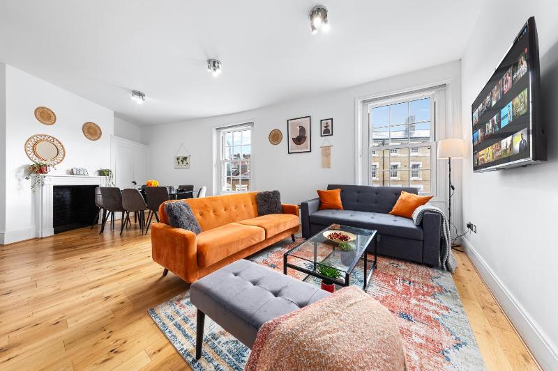 Stylish 3 Bedroom Serviced Apartment in Kings Cross — забронировать отель в Лондоне