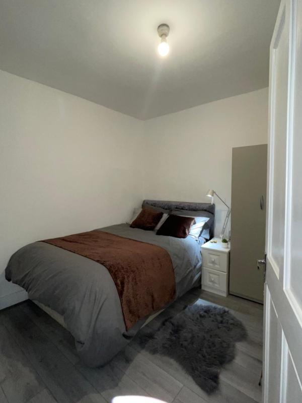 COZY ROOMS 25 min LIVERPOOL STREET — отель с удобным расположением в Лондоне