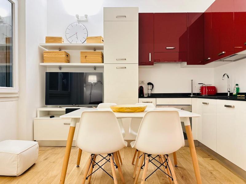 Xenia Apartments - Cozy two-room apartment in Central Station — отель с удобствами в Милане