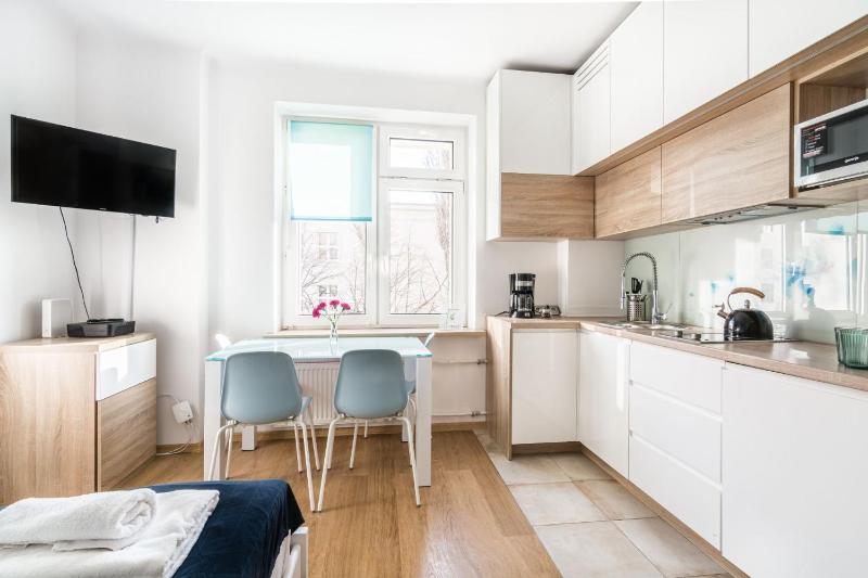 Labo Apartment Solidarnosci — отель с удобствами в Варшаве