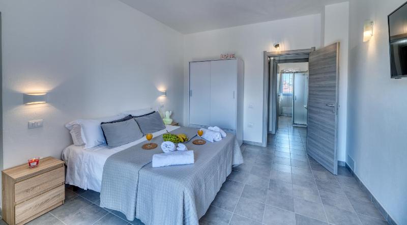 IzzHome Cozy Sunflowers a Pula - Luminosa casa vacanze