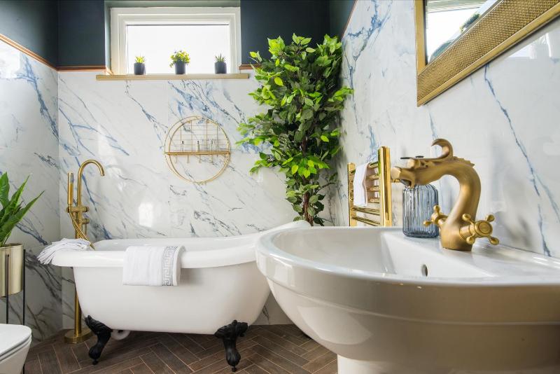 Lux Versace 1 Bed, Hot Tub, Pool Table, Sky Tv — отель в Лондоне, Соединенное Королевство
