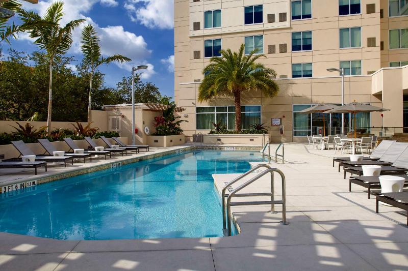 Hyatt Place Miami Airport East — комфортный отель в Майами