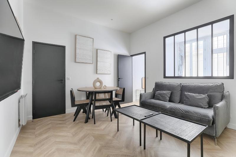 Mogador - Opera Haussmann Charming Apartment 4P 1BDR — отель в Париже, Франция