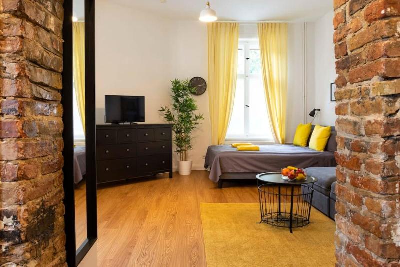Shabby Chic plus Self CheckIn and Free Street Parking — отель в Берлине, Германия
