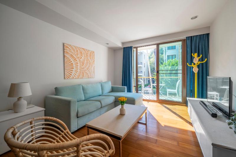 Seaview & beachfront 2BR (2F) 1min CicadaMarket — отзывы гостей и цены