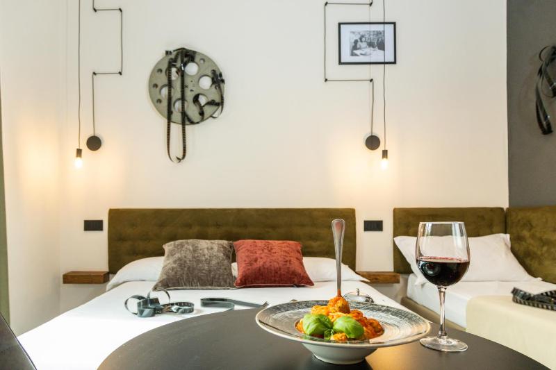 IKNOS a Tortolì - Confortevoli Camere con Ristorante