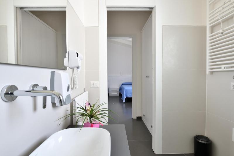 Sa Omu Bianca 2 a Tortolì - Guesthouse con Giardino