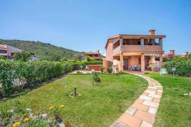 Casa a Costa Rei - Oasi di Relax a 3 Minuti dalla Spiaggia