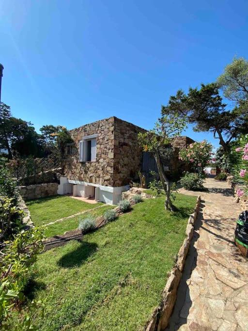 Villa Ira Gongilo a Porto Rotondo - Lusso con piscina