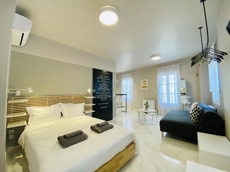 Цены на Luxury Studio in Historical Center, Syntagma-Plaka в Афины