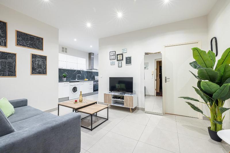 Charming 1 Bdr Old town — комфортный отель в Николь