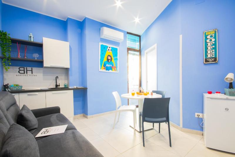 Barone Home — отель с удобствами в Неаполе
