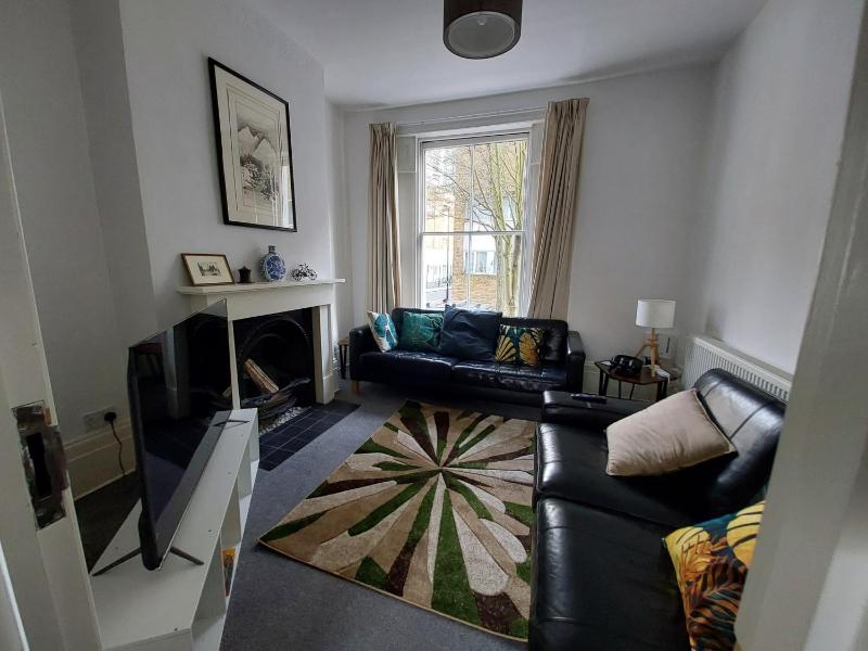 Large Serene Victorian Abode in Central London — отель с удобствами в Лондоне