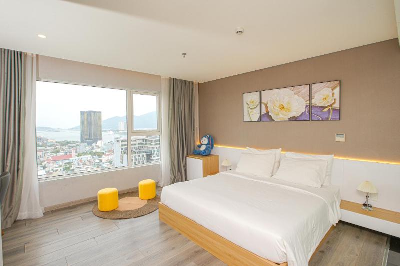 Fhome Apartment 19th Floor Han River and Bay view-center — забронировать отель в Дананге