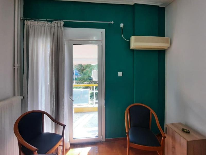 Apartment near Acropolis — забронировать отель в Афины