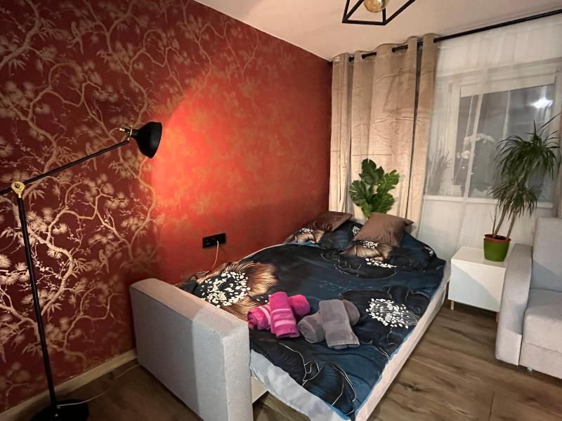 Kameralna kawalerka w stylu loftu blisko centrum — отель в Варшаве, Польша