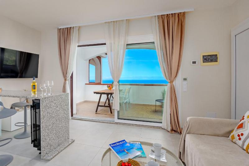New Apartment a Badesi - Elegante alloggio con piscina
