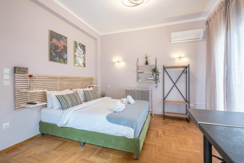 Studio Under Acropolis Rock — отель с удобствами в Афины