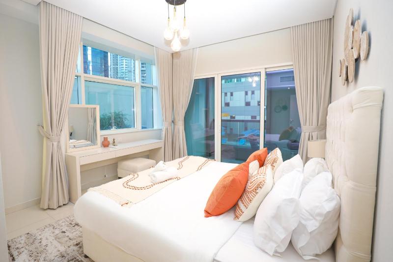 Цены на Business Bay 1BR Gem Luxe Living в Дубае