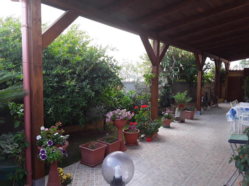 Il Fenicottero a Elmas - B&B familiare con giardino