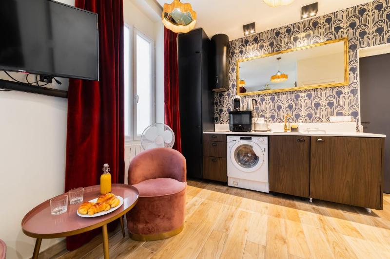 Цены на Studio lumineux et moderne proche du metro - 2P в Париже