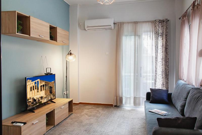 Suite 04 - Smart Cozy Suites - In the heart of Athens - 5 minutes from Metro — забронировать отель в Афины