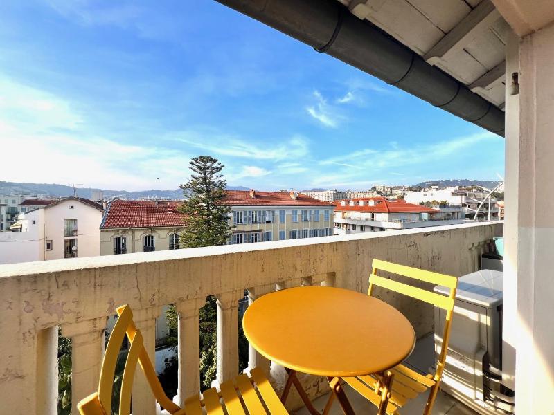 ApartHotel Riviera - B - Balcon Spitalieri - Jean Medecin Massena — комфортный отель в Николь