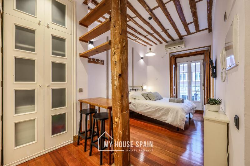 MyHouseSpain - Moderno Estudio en Plaza Espana — комфортный отель в Мадриде