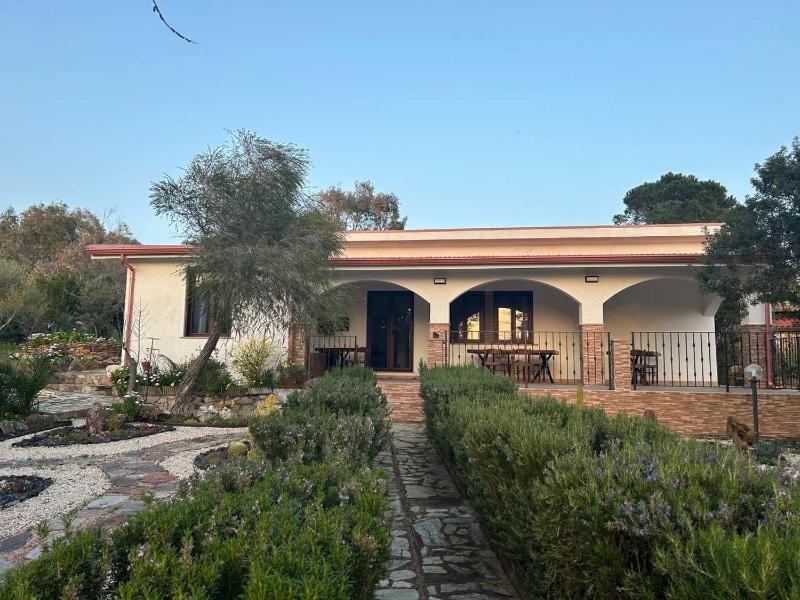 GardenRocks a Fluminimaggiore - Spettacolare villa vista mare