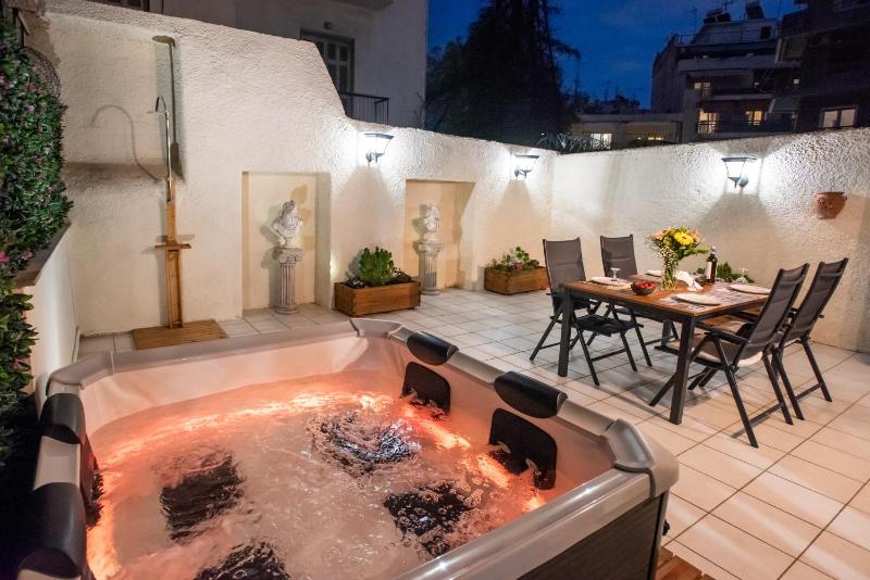 KG Acropolis Escape Spa Apartment — забронировать отель в Афины