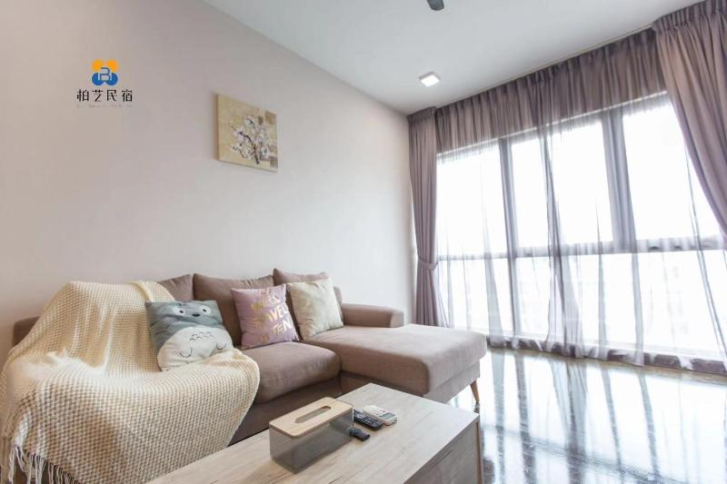 V Residence 2R2B at Sunway Velocity by Bai Yi # 0813a — отзывы гостей и цены