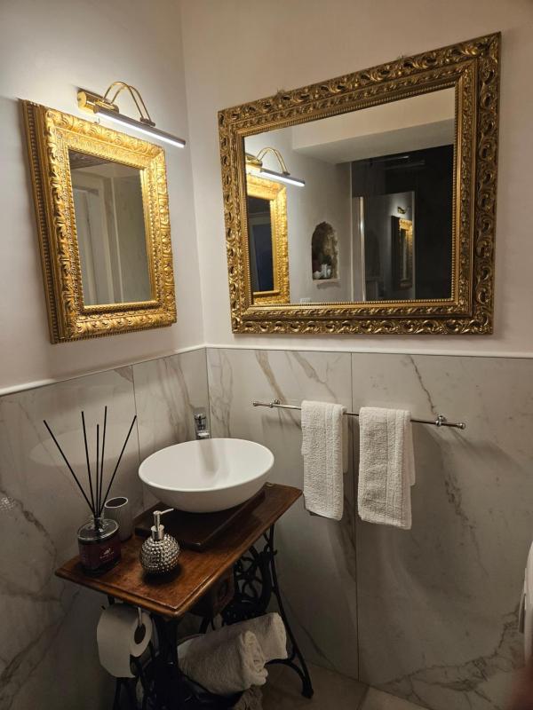 Niloufar residence — комфортный отель в Неаполе