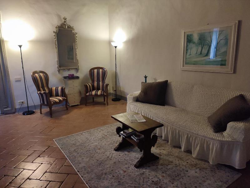 OTELLO APPARTAMENTO IN PALAZZO STORICO - PALAZZO TOLOMEI — отель с удобствами в Флоренции
