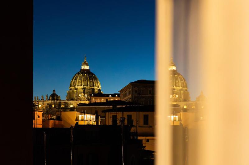 The best St Peter's view — комфортный отель в Риме