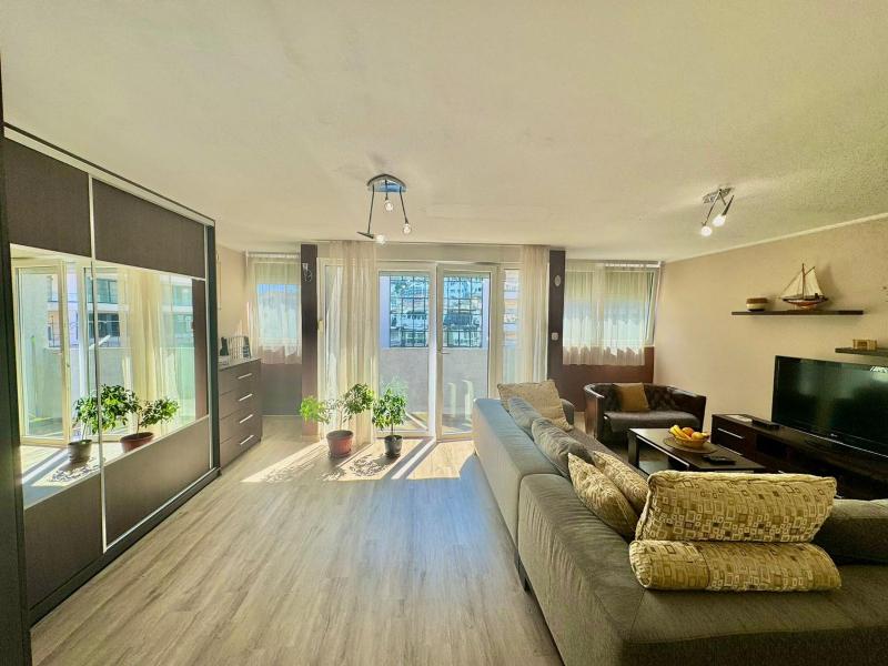 Maxim Family Apartment Budva — отель с удобным расположением в Будва