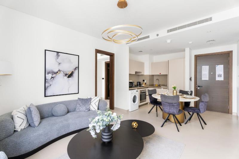 Luxury 2 bedroom apartment - Next to NCSL School — забронировать отель в Дубае