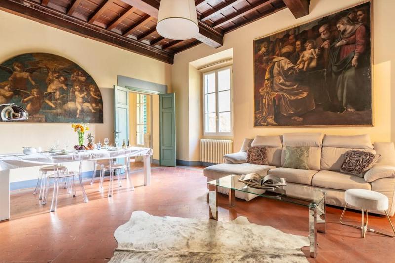 Цены на Ginny's house- Borgo la croce luxury apartment в Флоренции