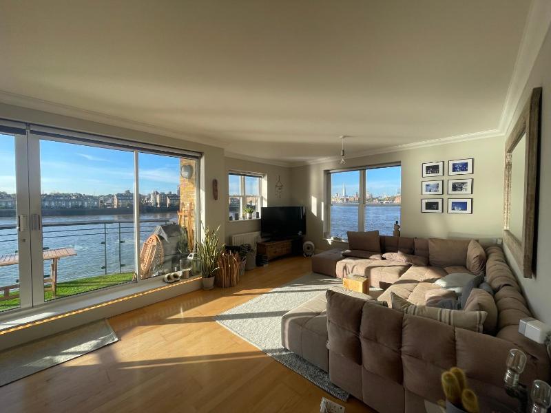 Superb Central London Riverside flat with balcony in Limehouse — отзывы гостей и цены